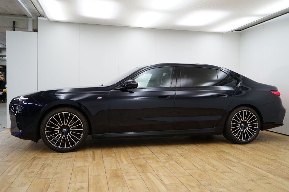 BMW 740