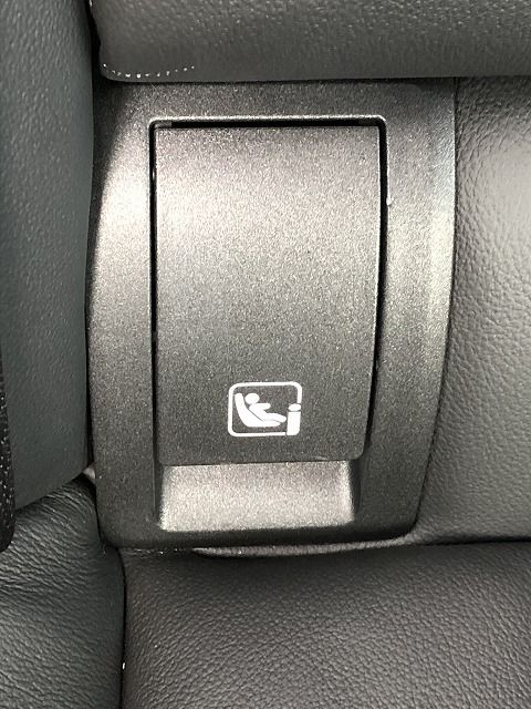 320i Sedan RHD
