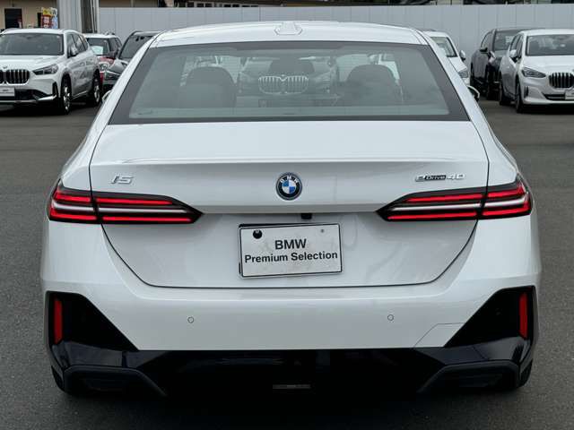 BMW i5 eDrive40 Sedan RHD