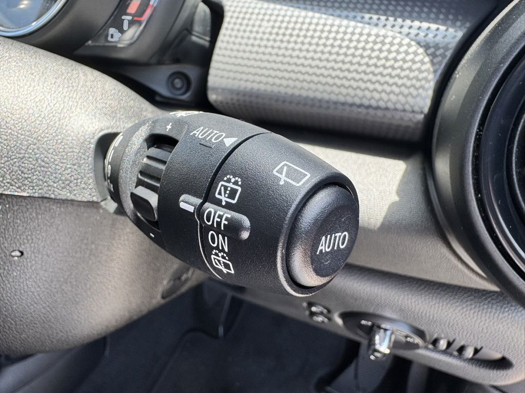 F56 COOPER D (AT)