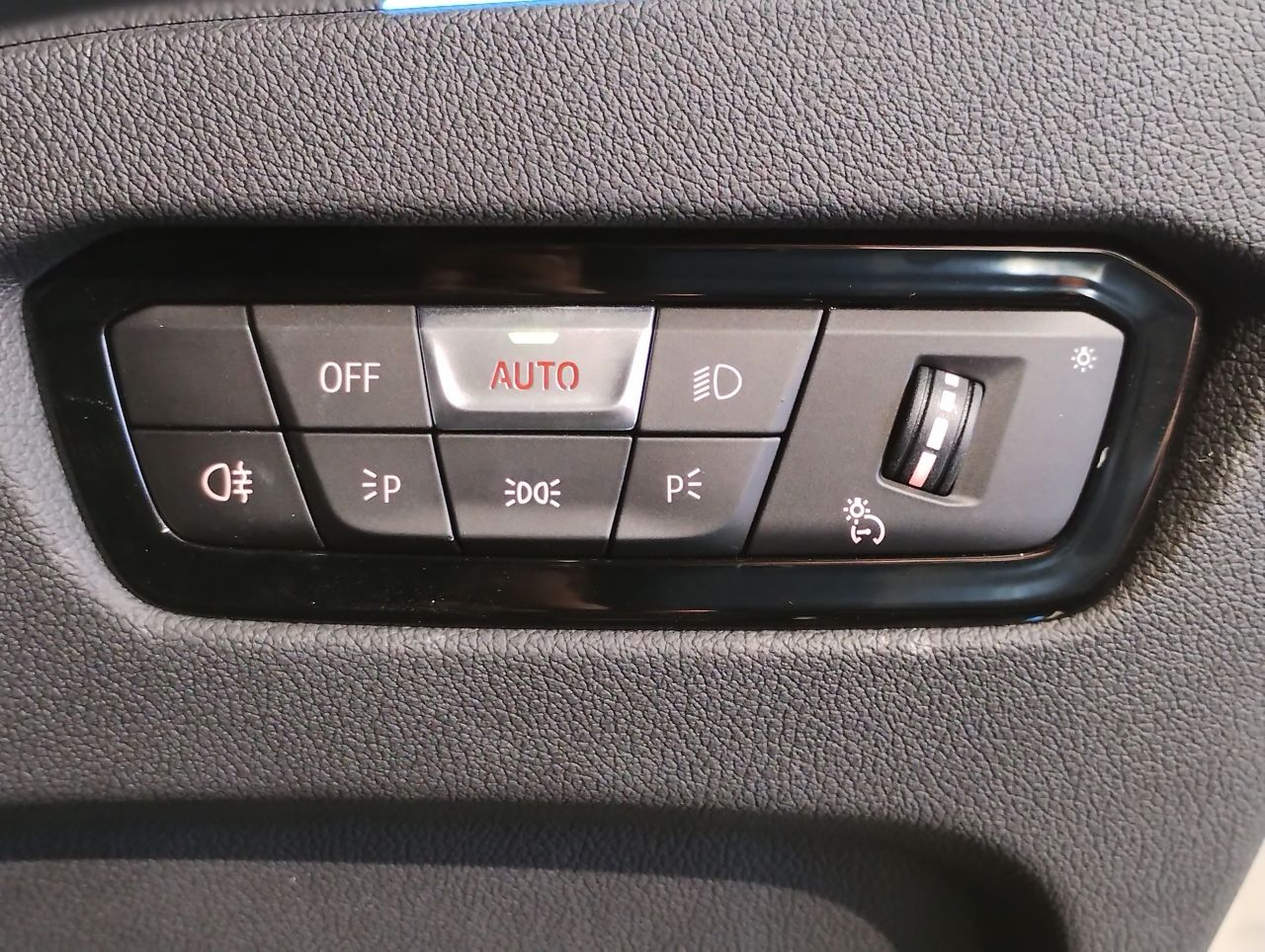 G20 320i Saloon LCI RHD MX