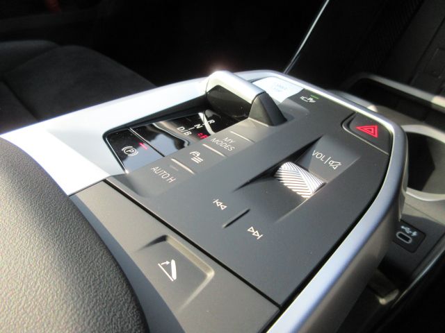 iX2 xDrive30 MSP