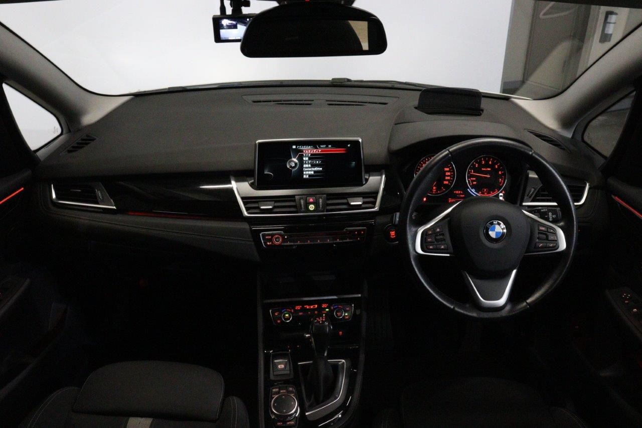 220I GRAN TOURER RHD