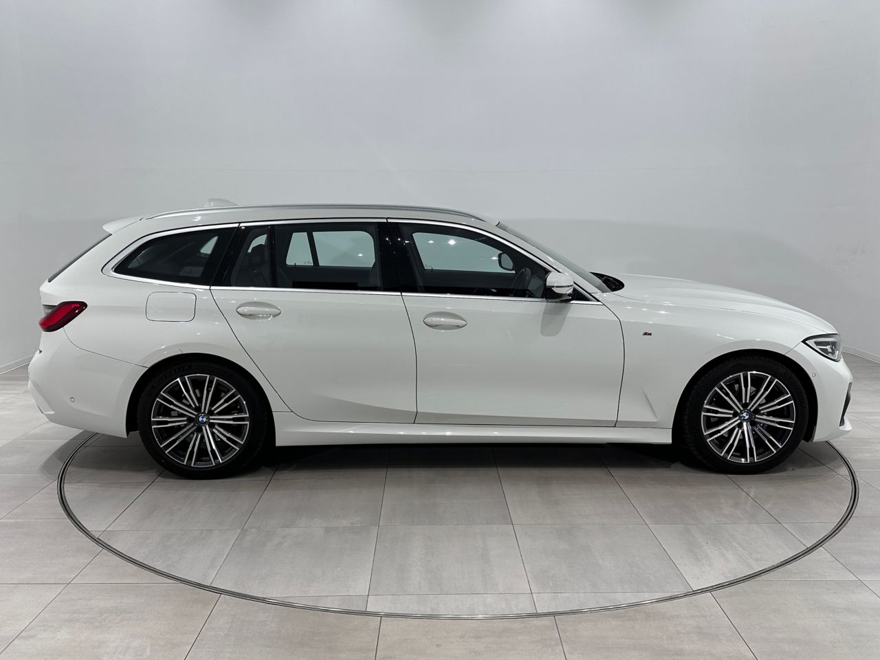 G21 320i RHD