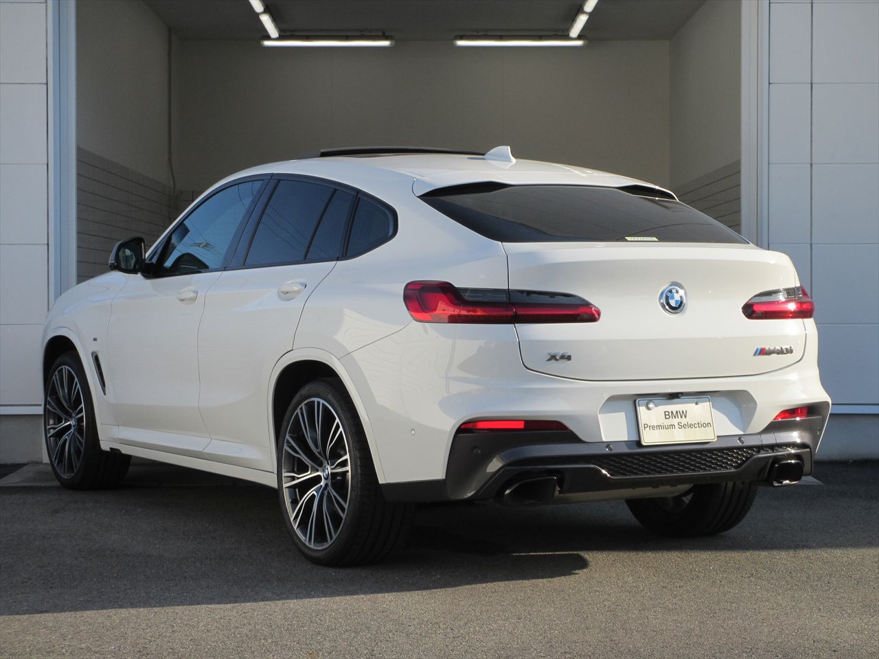 X4 M40i RHD