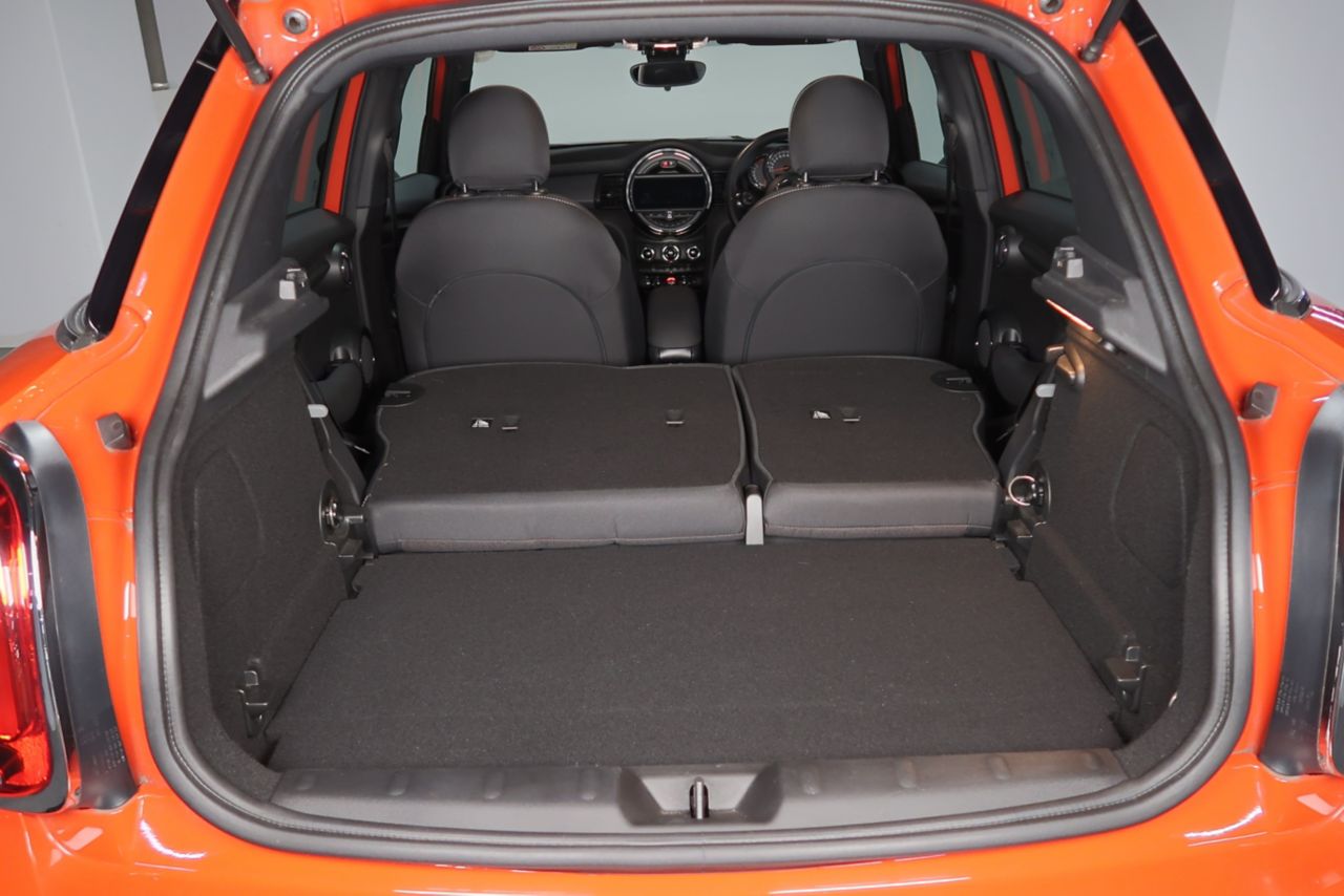 F55 MINI Cooper 5-Door Hatch LCI