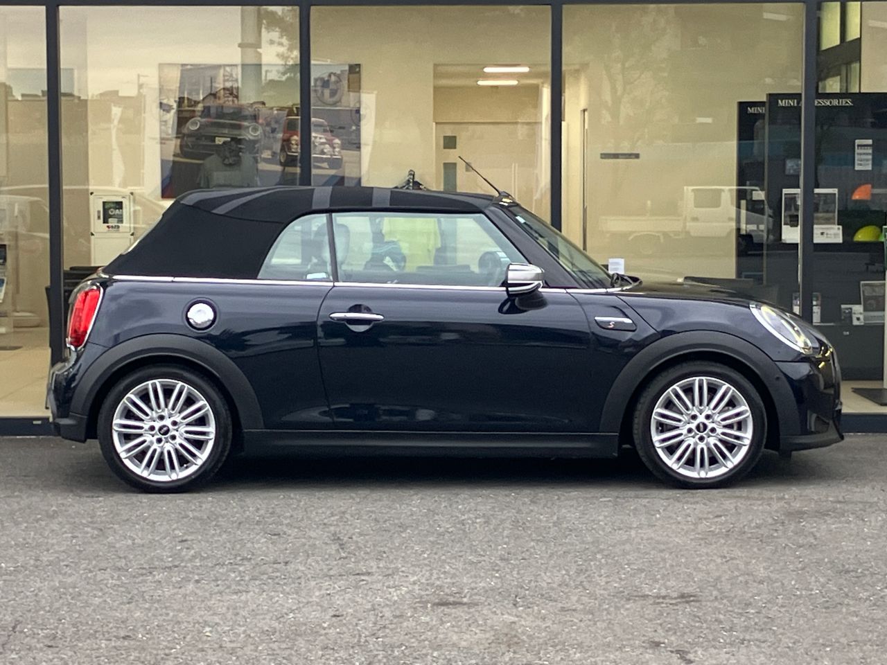 MINI Cooper S Convertible RHD