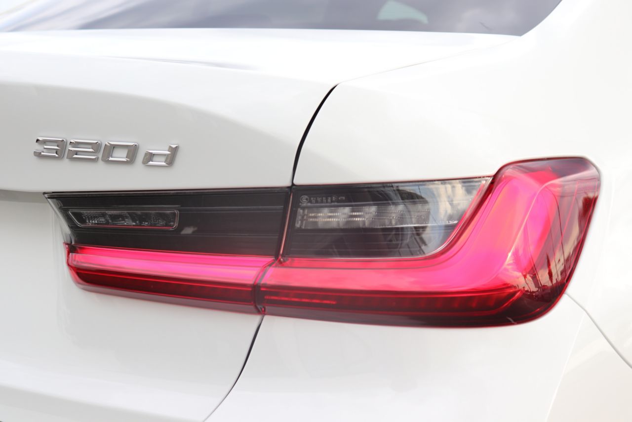 320d xDrive Berline RHD