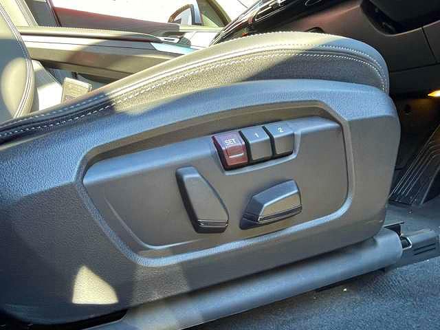 U11 iX1 xDrive30