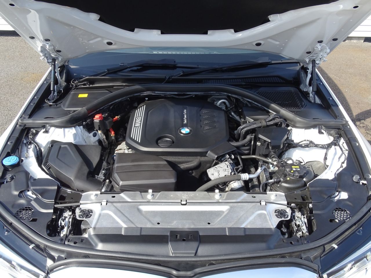 G20 320d xDrive RHD Saloon