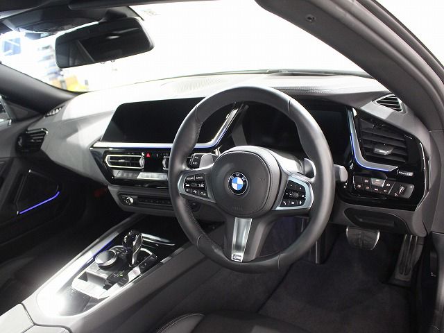 G29 z4 sDrive20i RHD