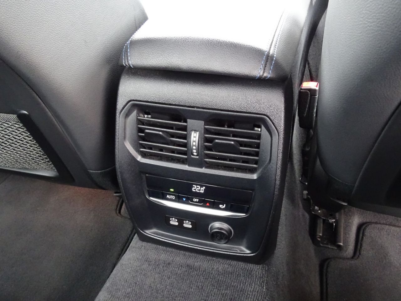 G20 320d xDrive RHD Saloon