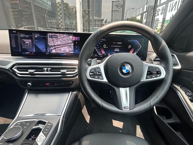 320d xDrive Berline RHD