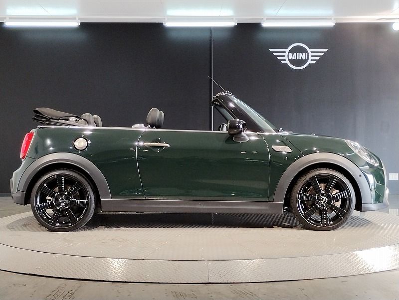 MINI Cooper S Convertible RHD