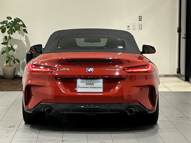 G29 z4 sDrive20i RHD