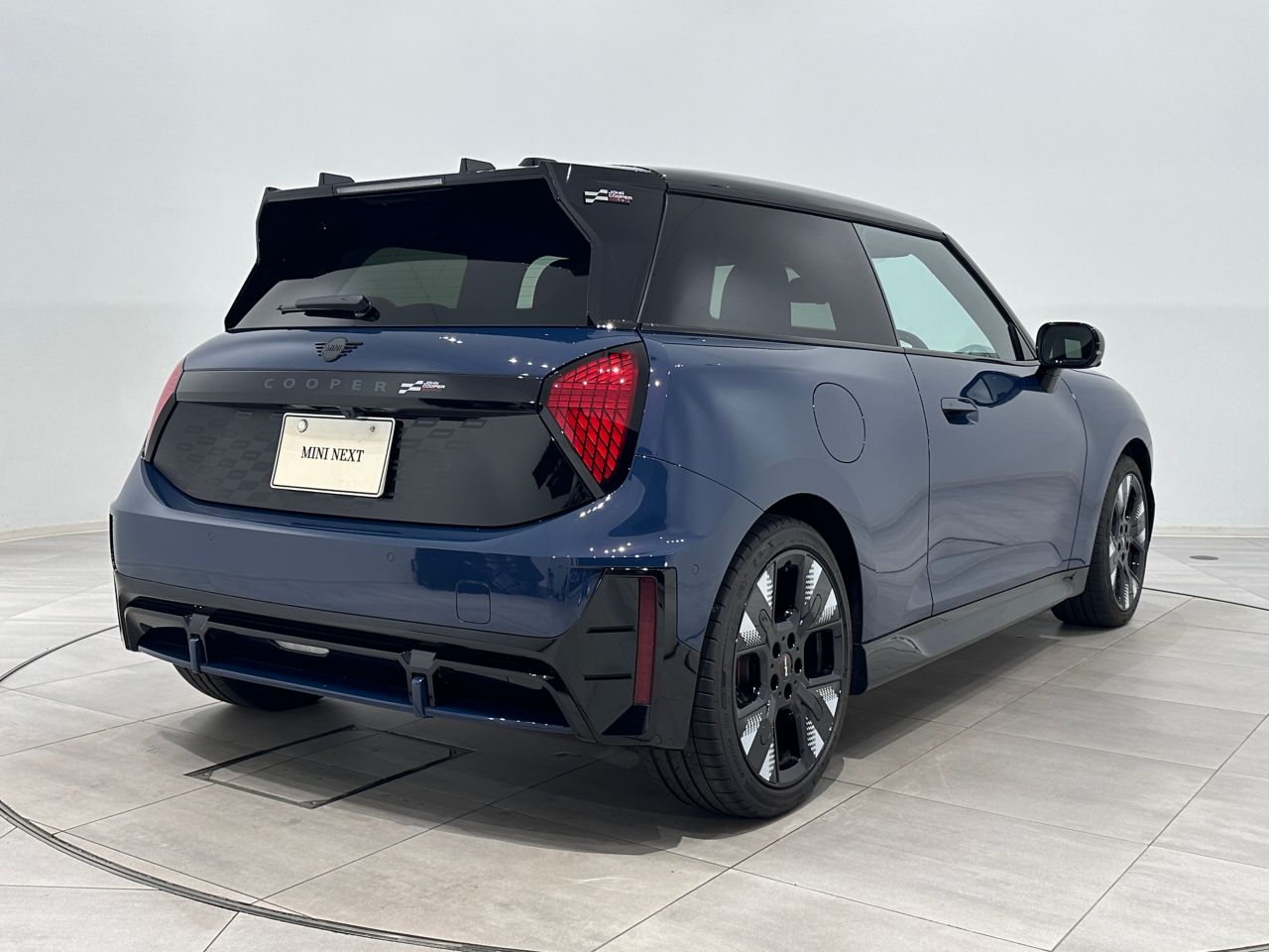 J01 MINI John Cooper Works Electric
