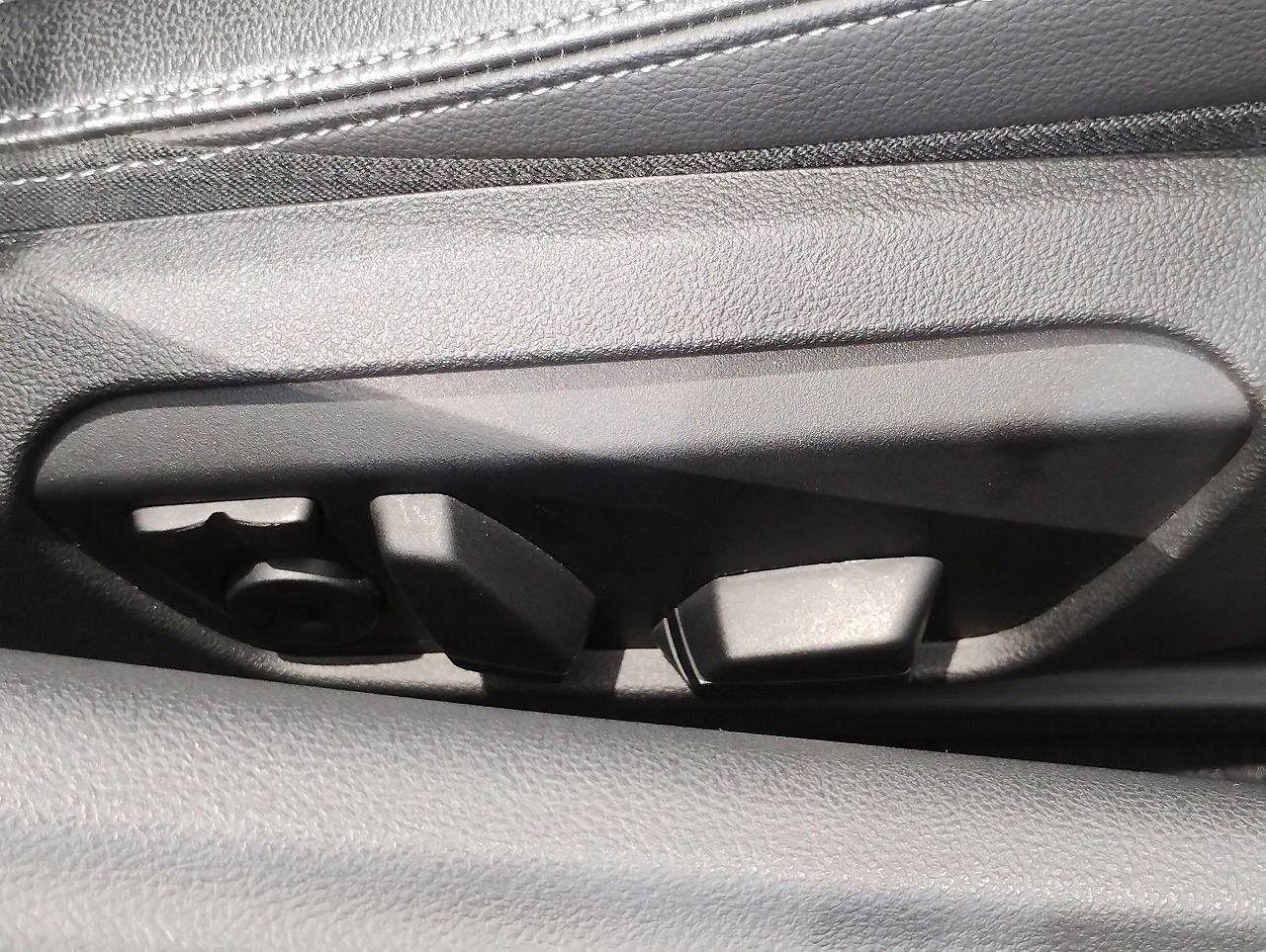 G29 z4 sDrive20i RHD