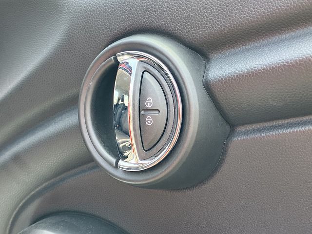 F55 MINI Cooper 5-Door Hatch LCI
