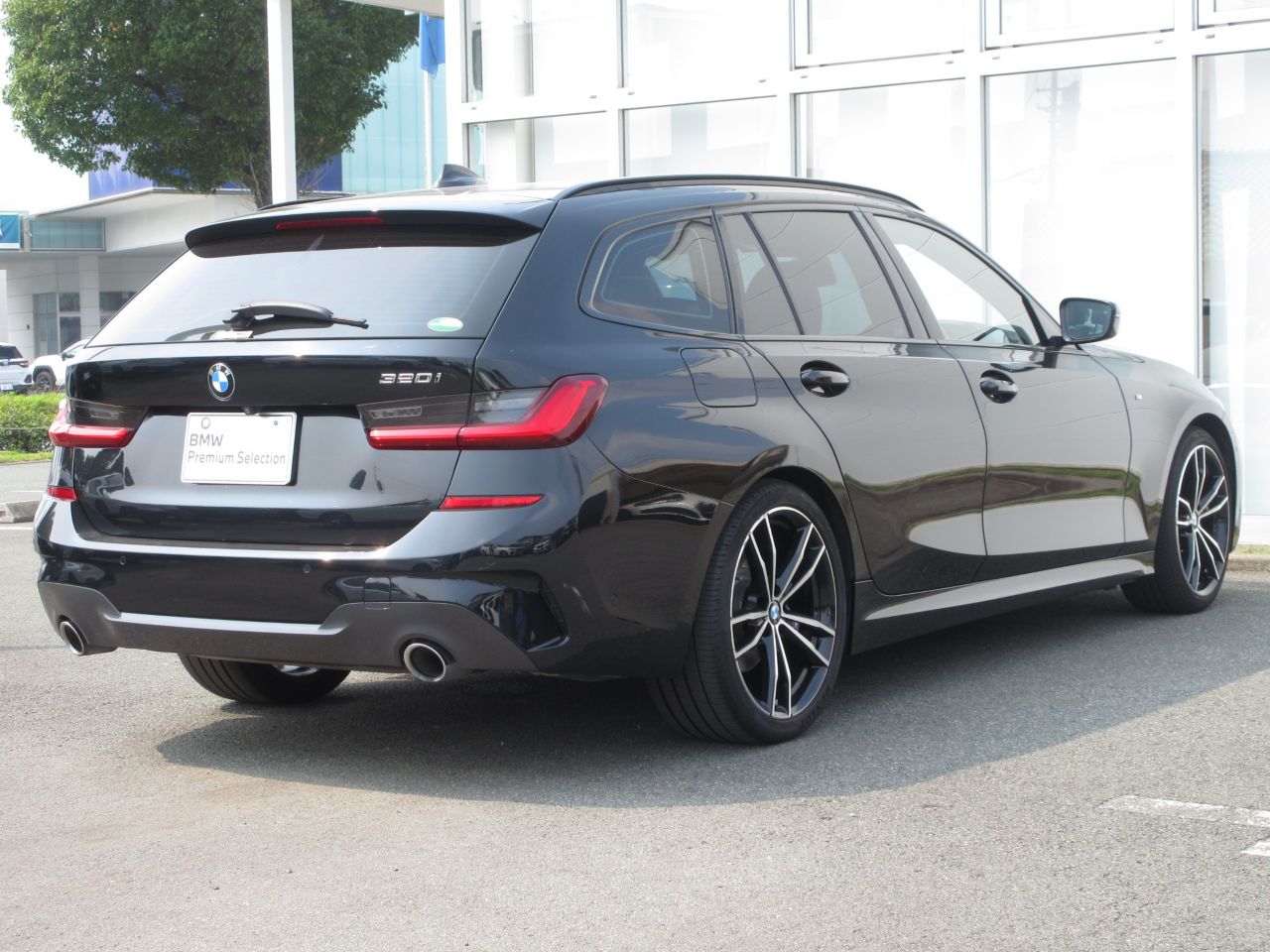 G21 320i RHD
