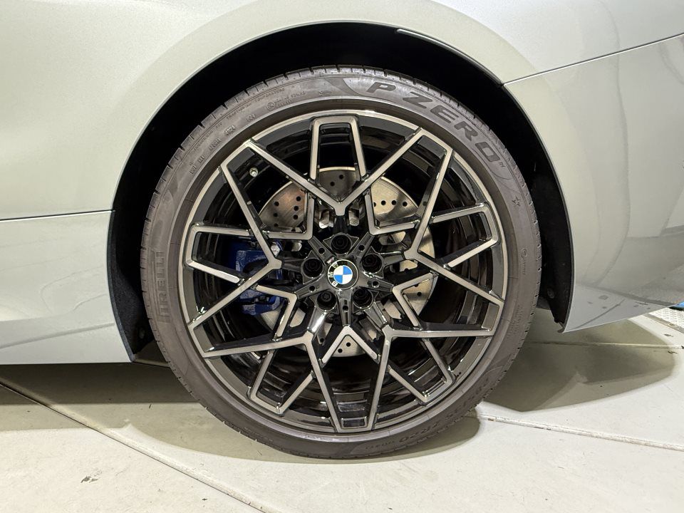 BMW M8