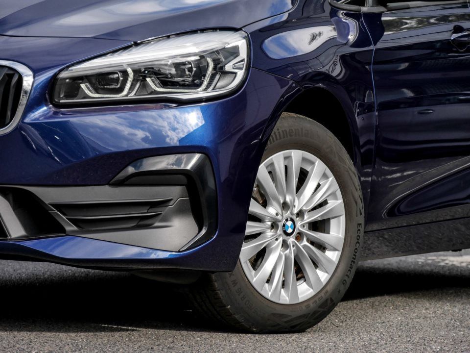 BMW 218
