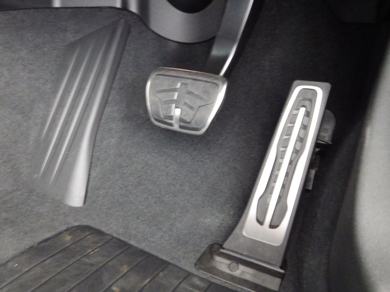 G20 320i Saloon LCI RHD MX