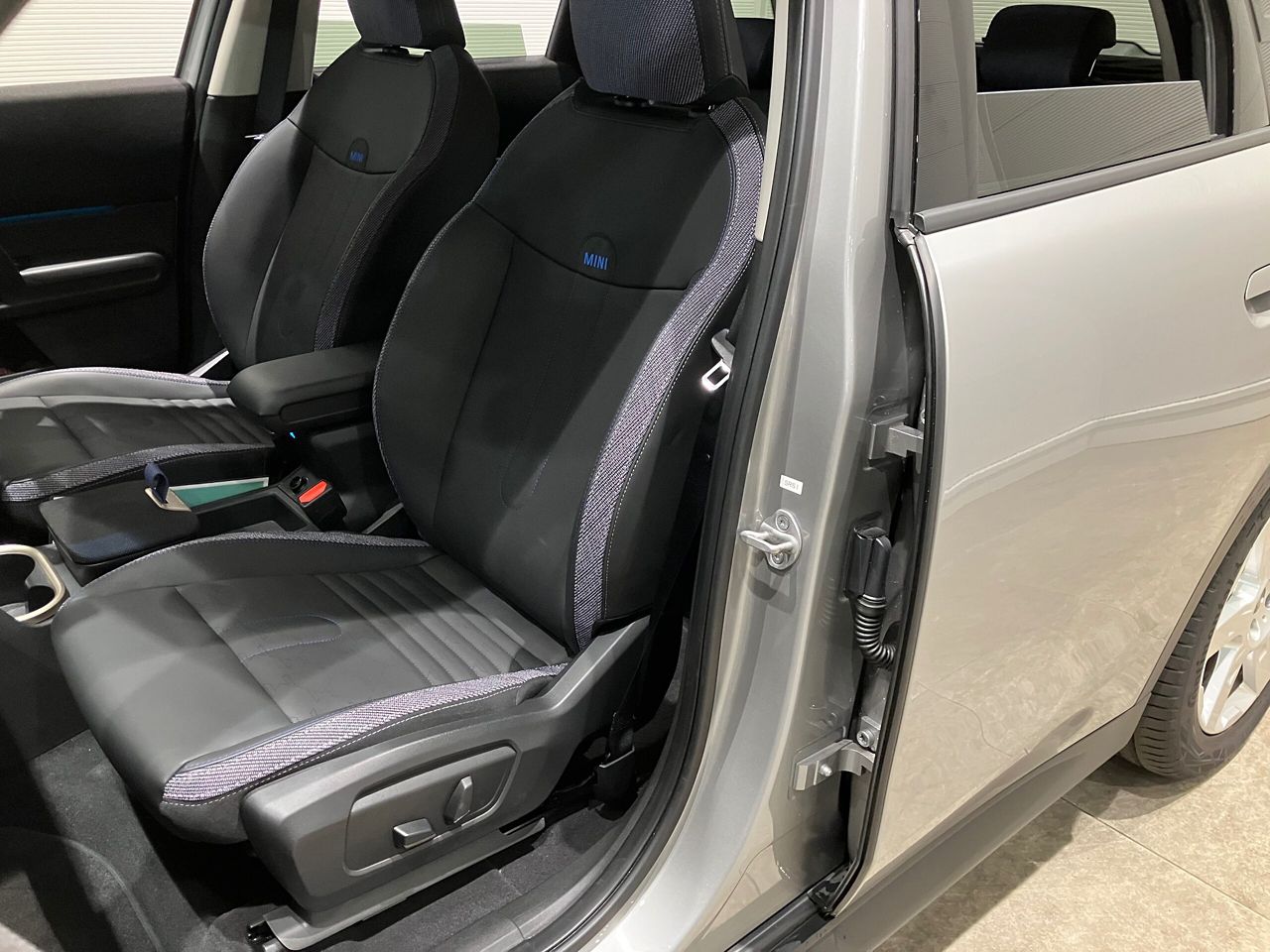 U25 MINI Countryman E