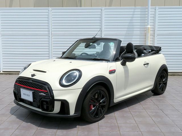 THE JOHN COOPER WORKS CONVERTIBLE.