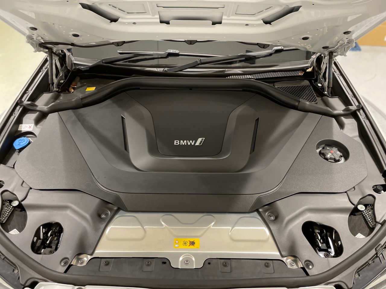 G08 iX3 BEV RHD