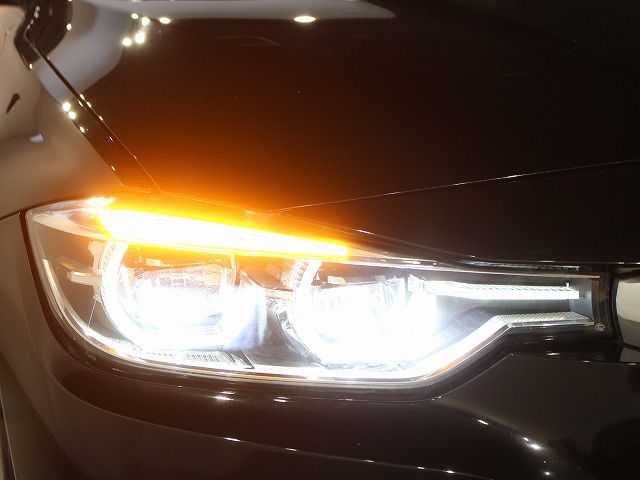 318I SEDAN RHD