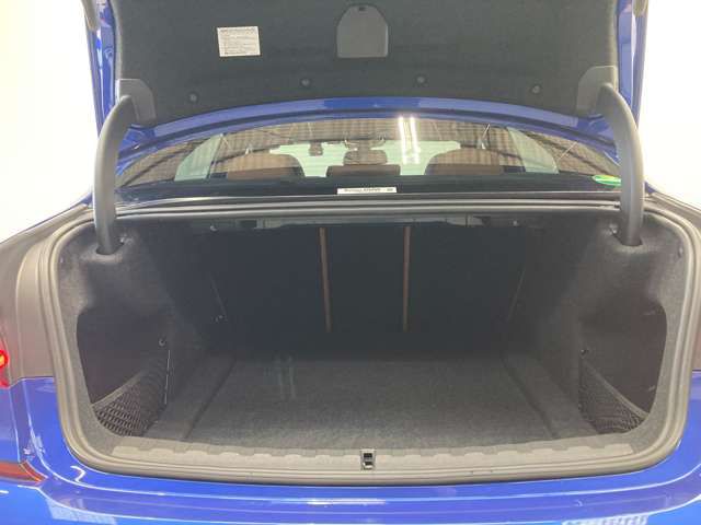 G20 320d xDrive RHD Saloon