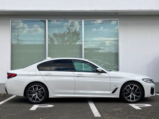 520d xDrive Sedan RHD