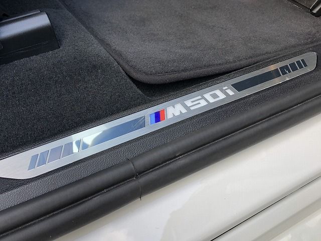 X* M50i RHD