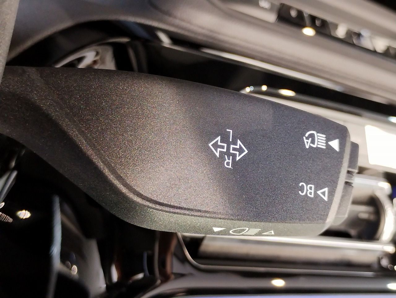 G29 z4 sDrive20i RHD