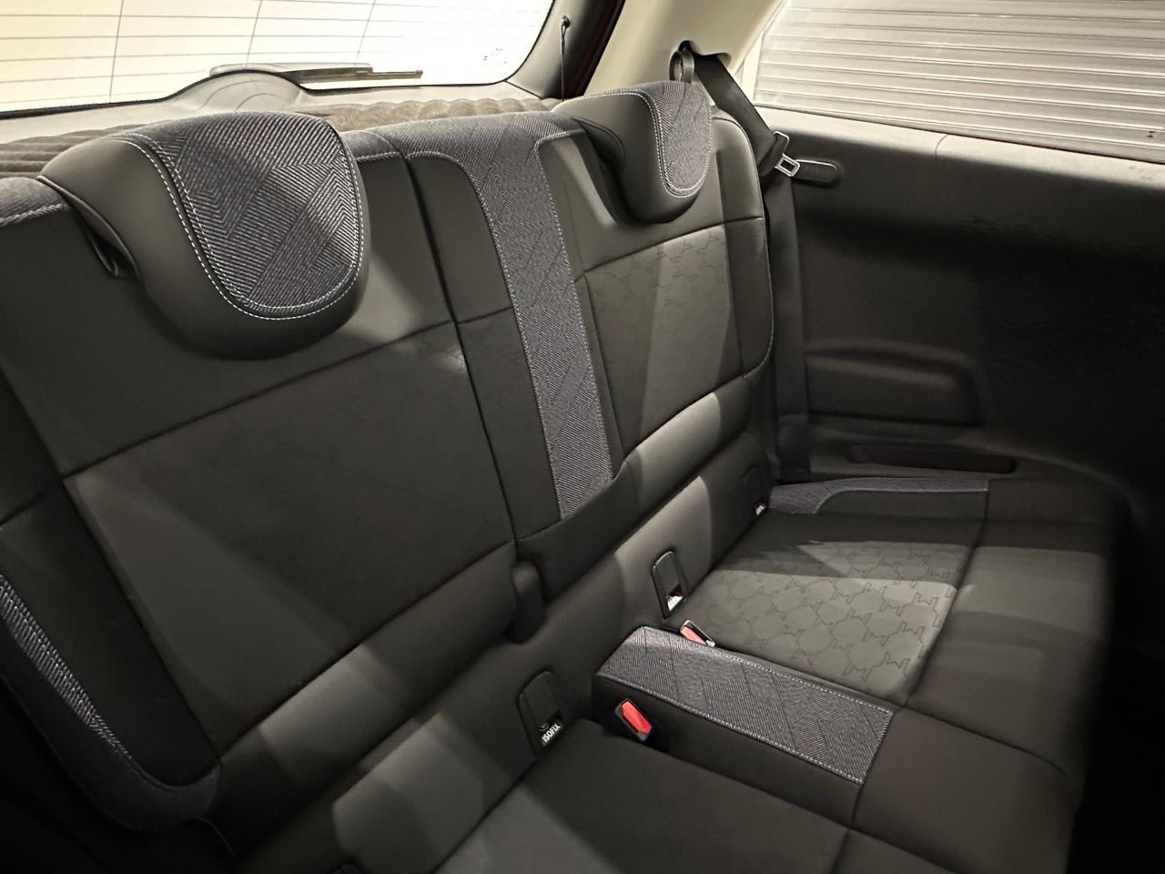 J01 MINI Cooper E