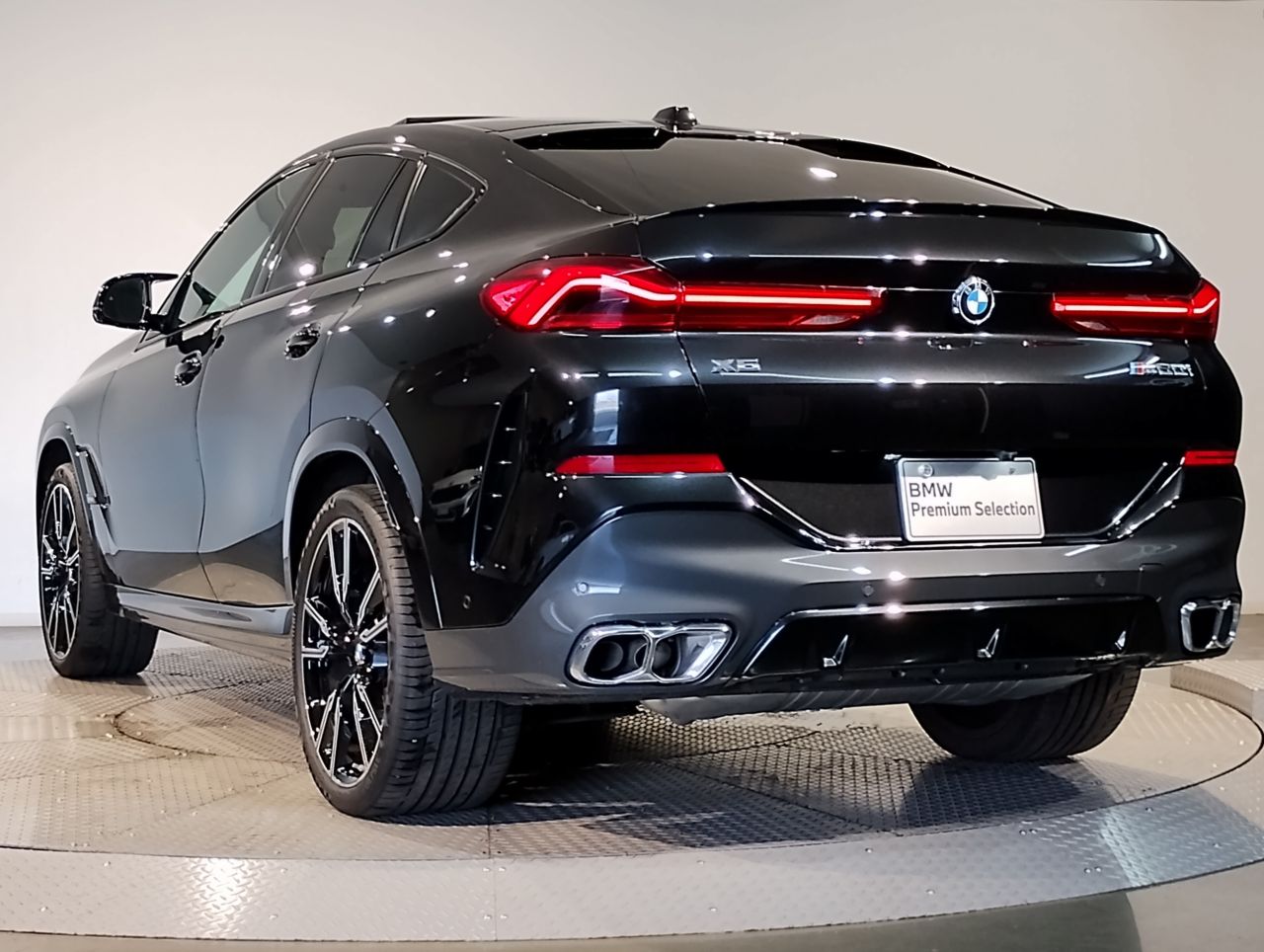 X6 M60i xDrive RHD