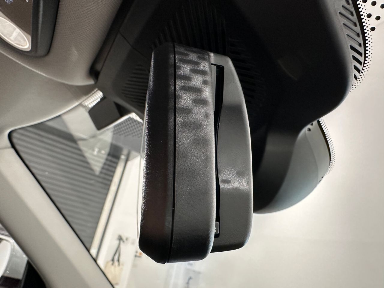 J01 MINI Cooper E