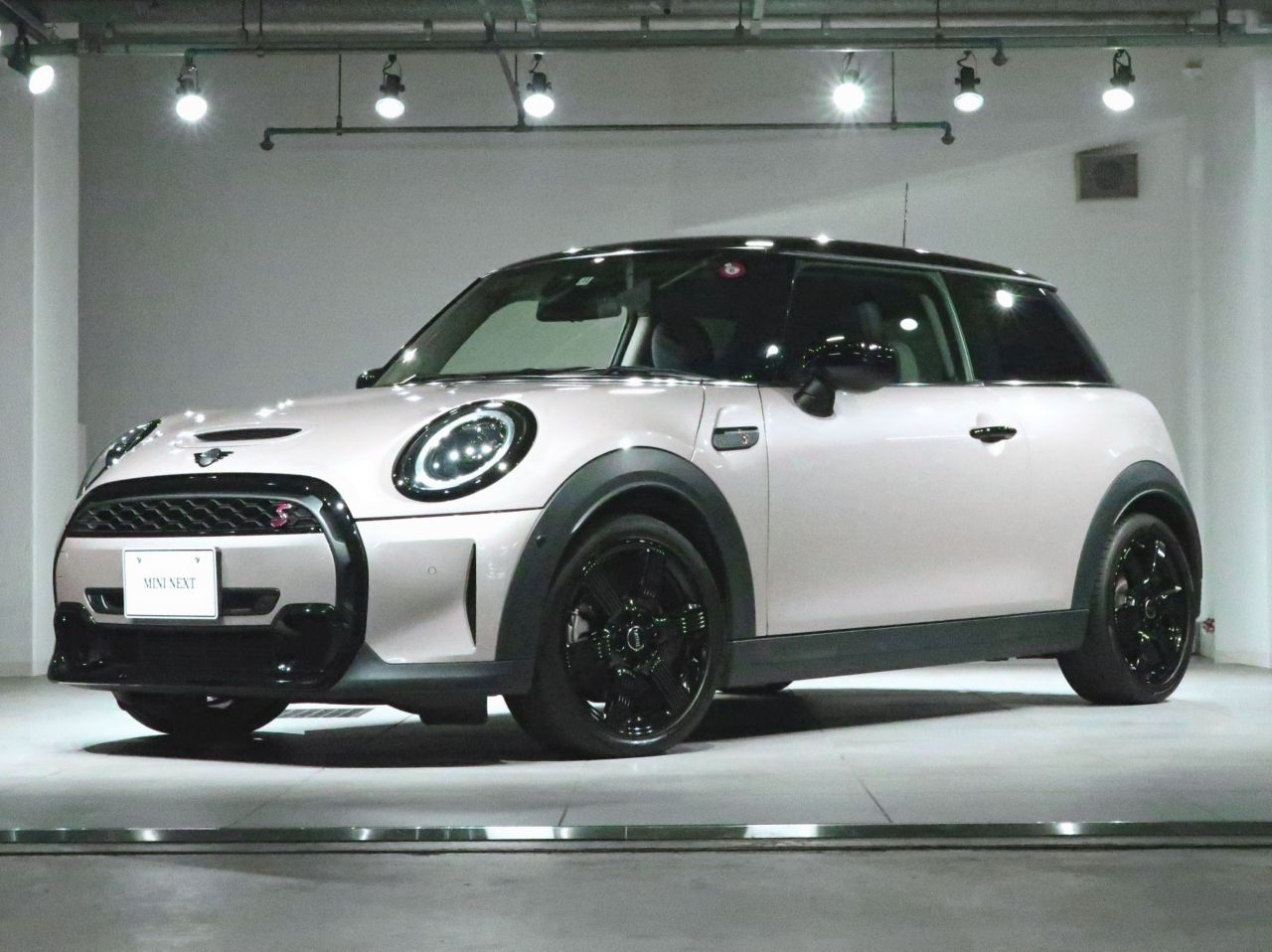 THE NEW MINI COOPER S 3 DOOR.