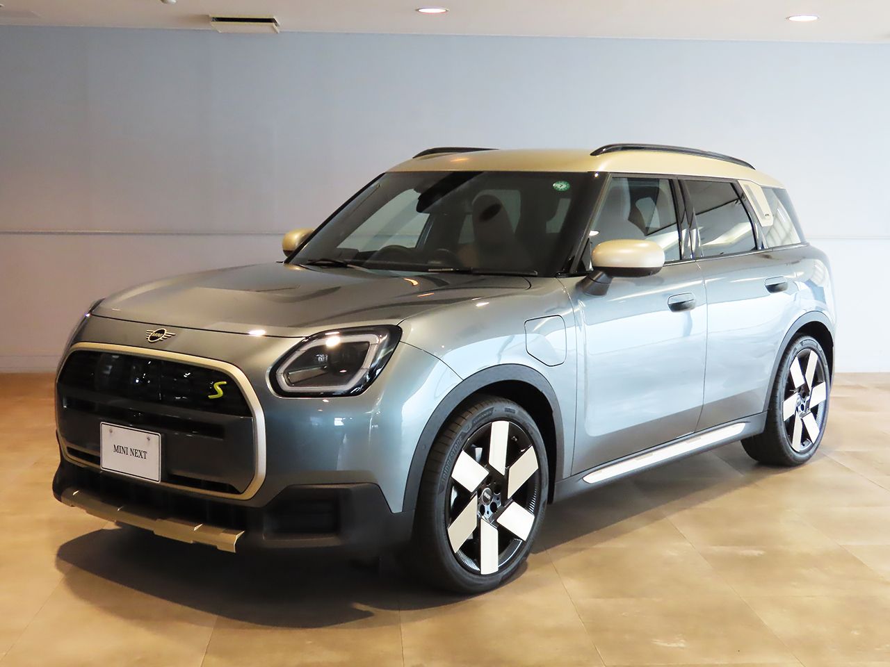 ALL-ELECTRIC MINI COUNTRYMAN SE ALL4