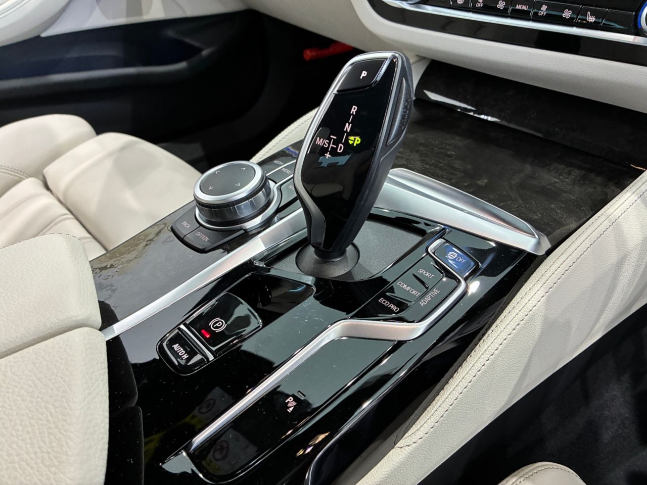 520d xDrive Sedan RHD