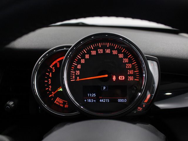 F55 COOPER D (AT)