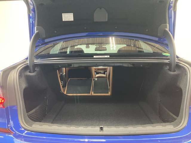 G20 320d xDrive RHD Saloon