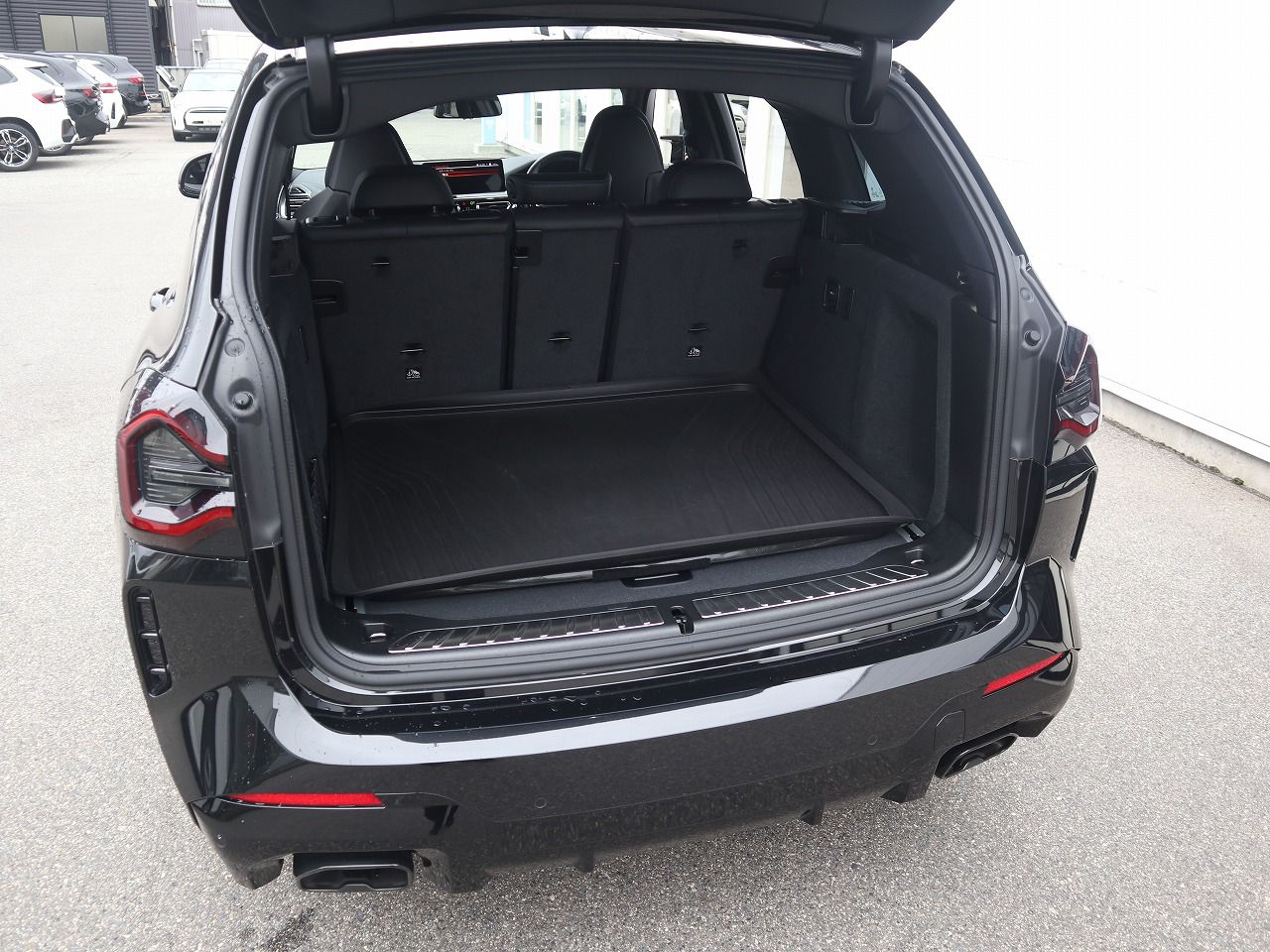 G01 X3 M40d RHD LCI ZA