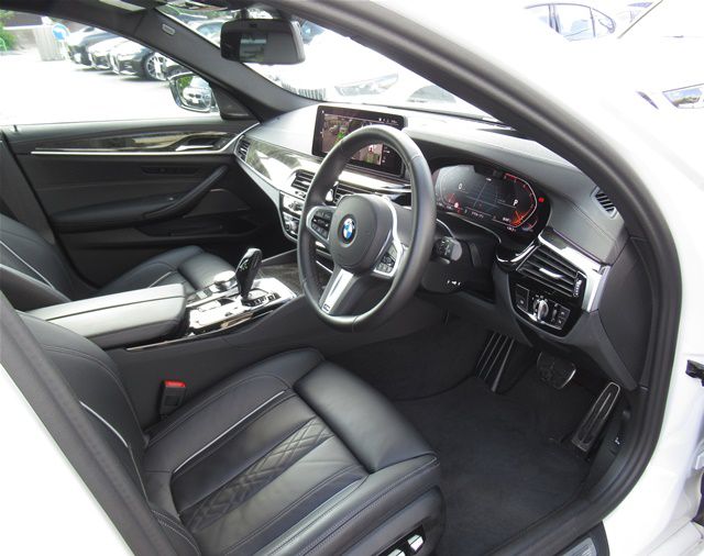 520d xDrive Touring RHD