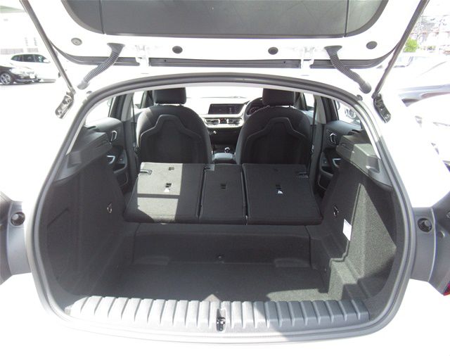 F40 118d Sports Hatch 5-door B47 2.0d