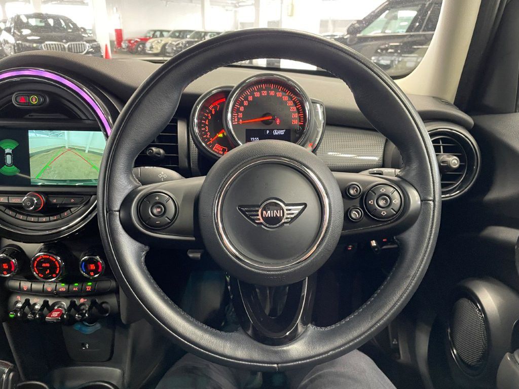 F55 MINI Cooper 5-Door Hatch LCI