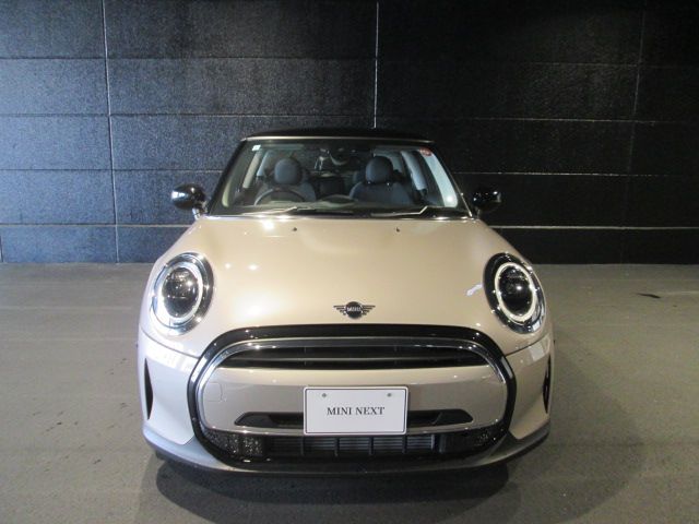 MINI Cooper F56 RHD