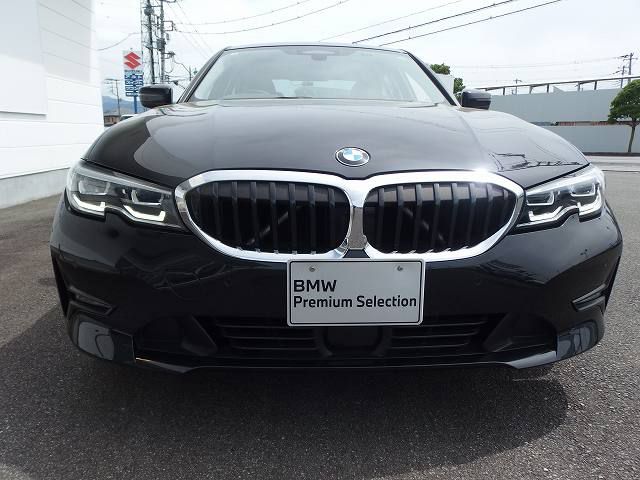 320i Sedan RHD