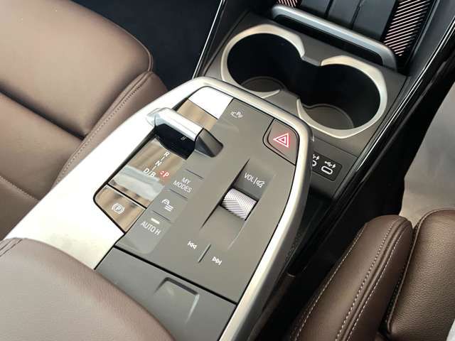 U11 iX1 xDrive30