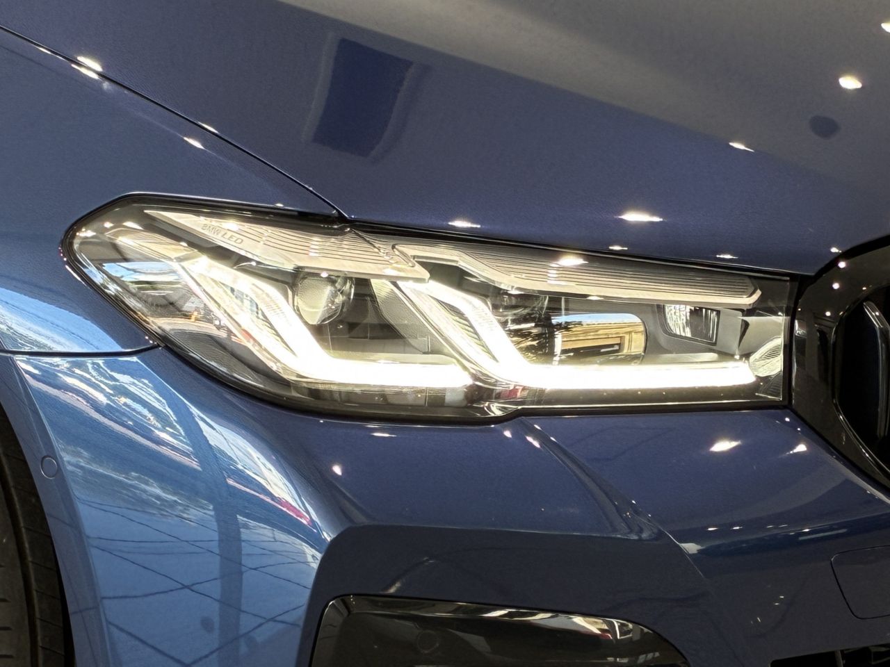 520d xDrive Sedan RHD